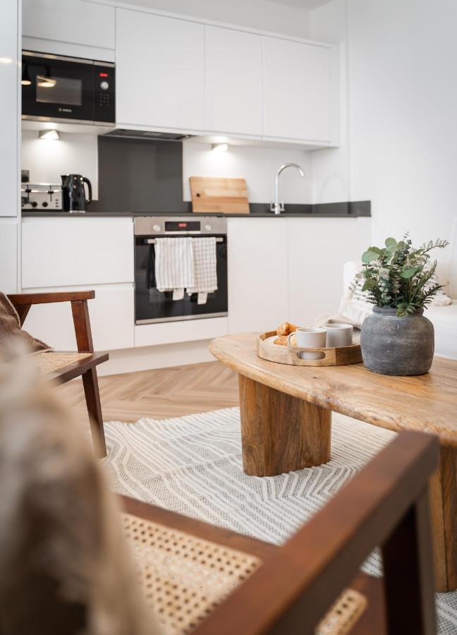 Royal House Stylish Apartments - Честер Экстерьер фото