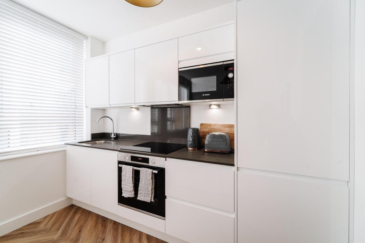 Royal House Stylish Apartments - Честер Экстерьер фото