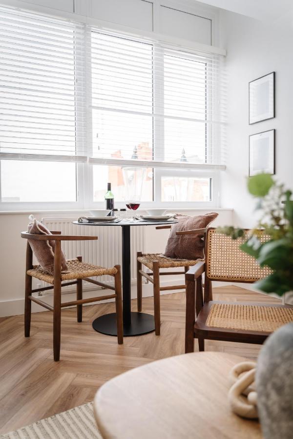 Royal House Stylish Apartments - Честер Экстерьер фото