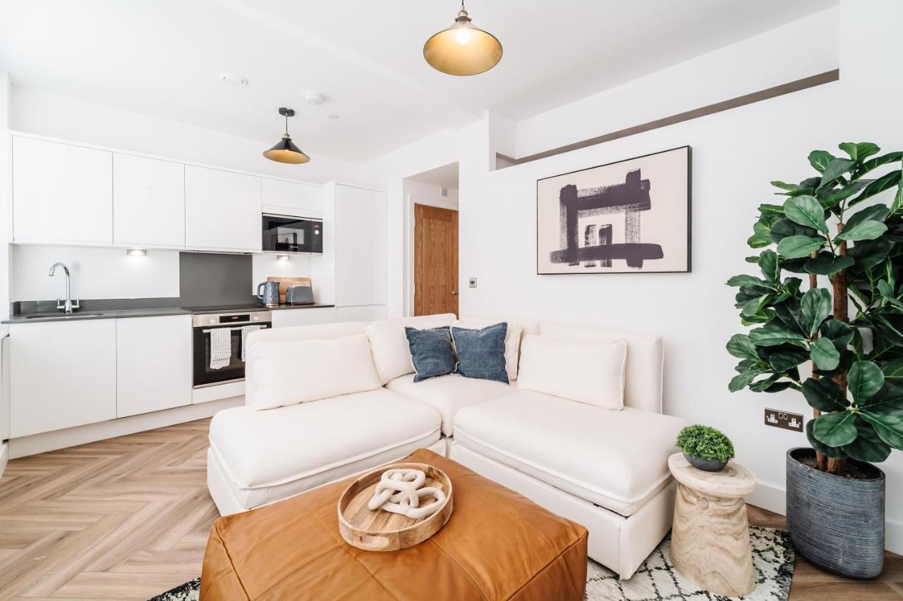 Royal House Stylish Apartments - Честер Экстерьер фото