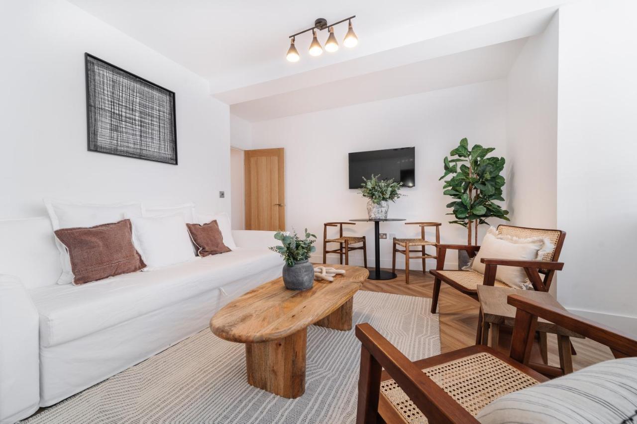 Royal House Stylish Apartments - Честер Экстерьер фото
