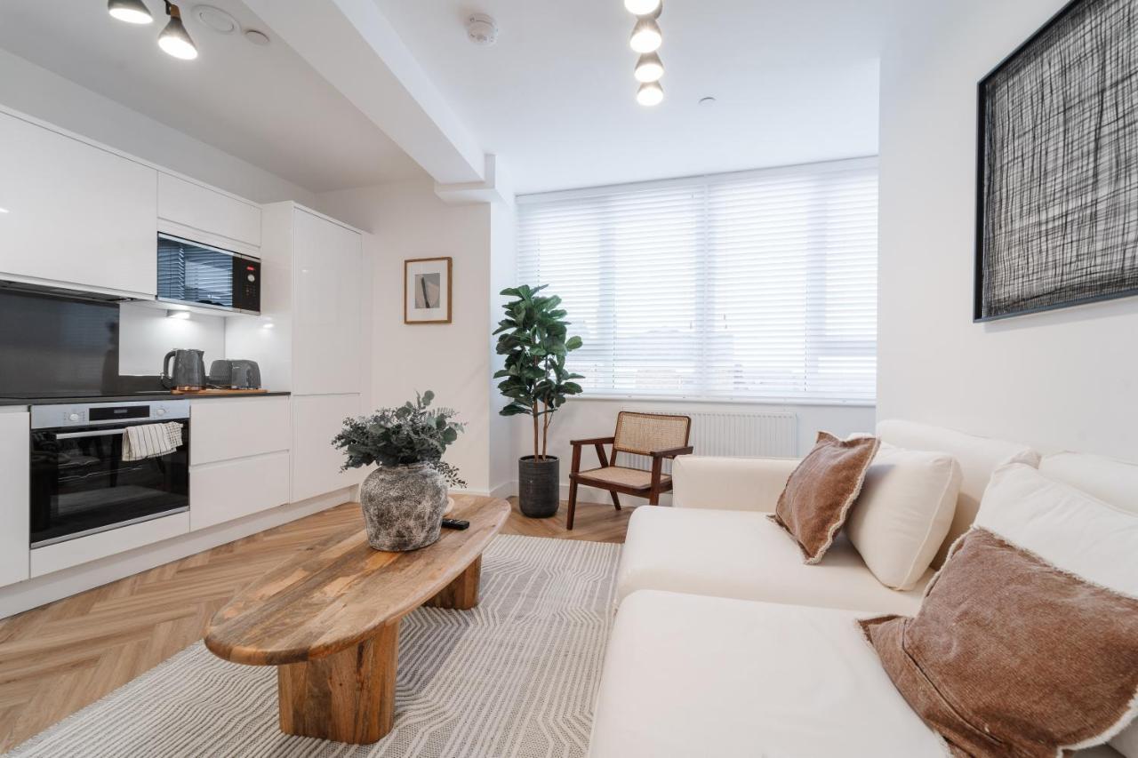 Royal House Stylish Apartments - Честер Экстерьер фото